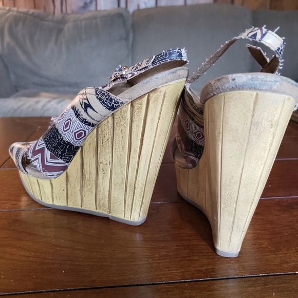 Jessica Simpson Wedges - Picture 3 of 4